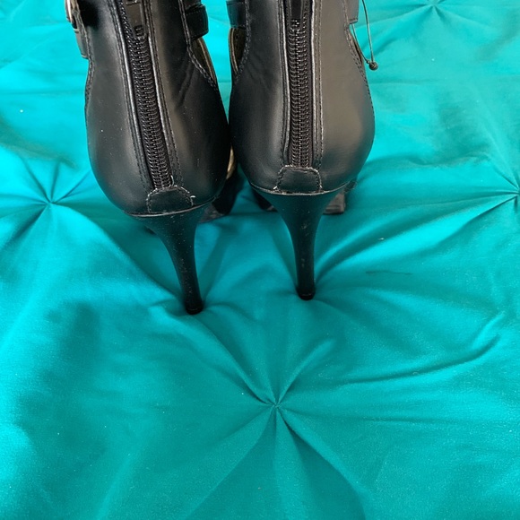 Open toe Booties - Picture 6 of 8